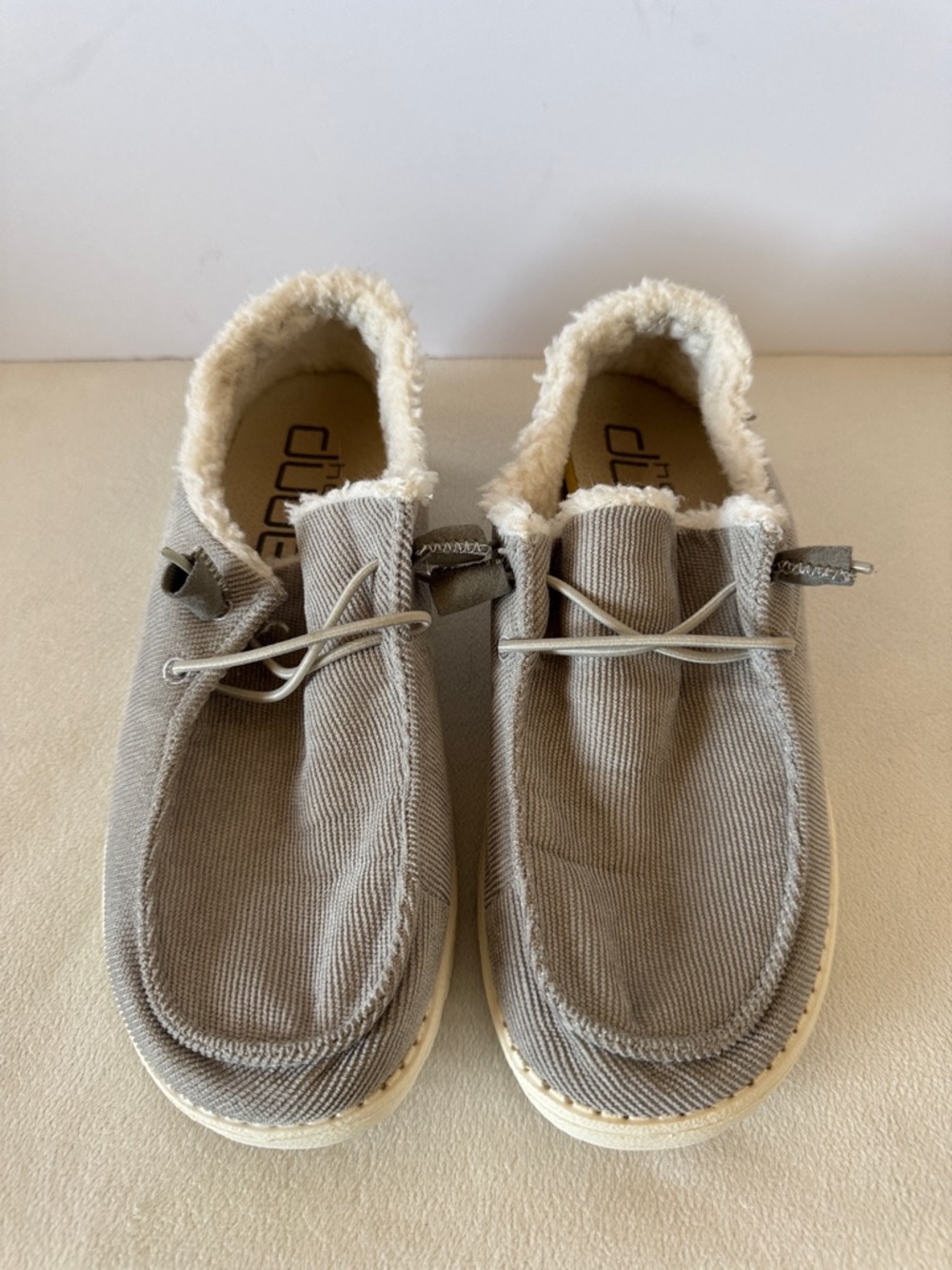 Hey Dude slip on shoes - Picture 2 of 9